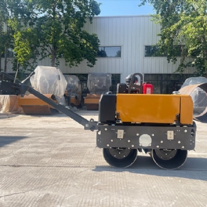 手扶压路机SVH60C